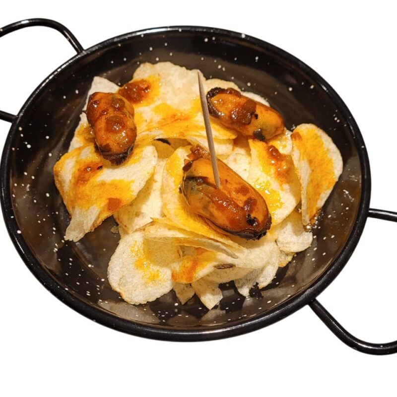Papas con mejillones en escabeche